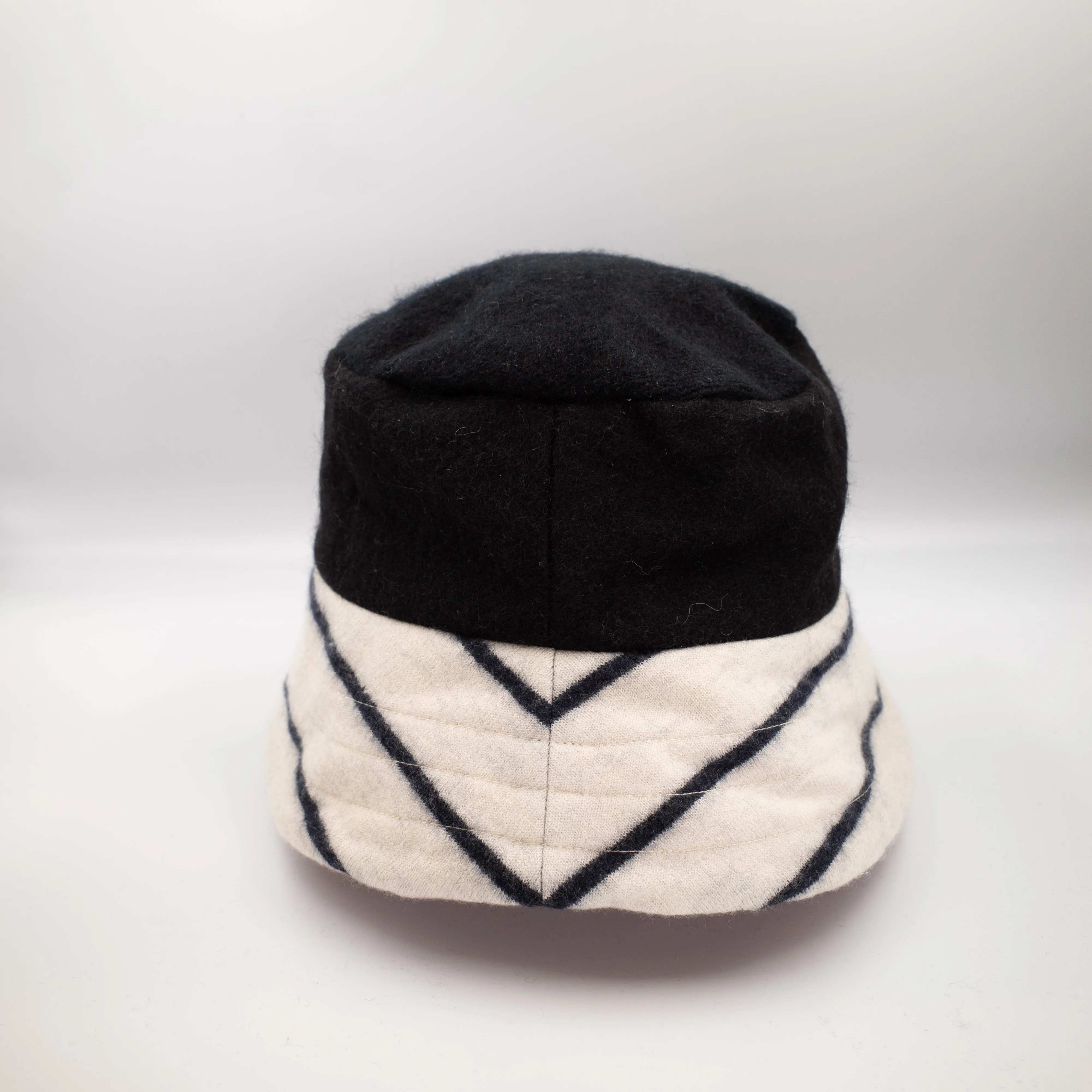 Black and Cream Striped Reversible Cashmere Bucket Hat Medium