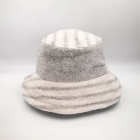 Cream and Cream Striped Reversible Cashmere Bucket Hat Medium