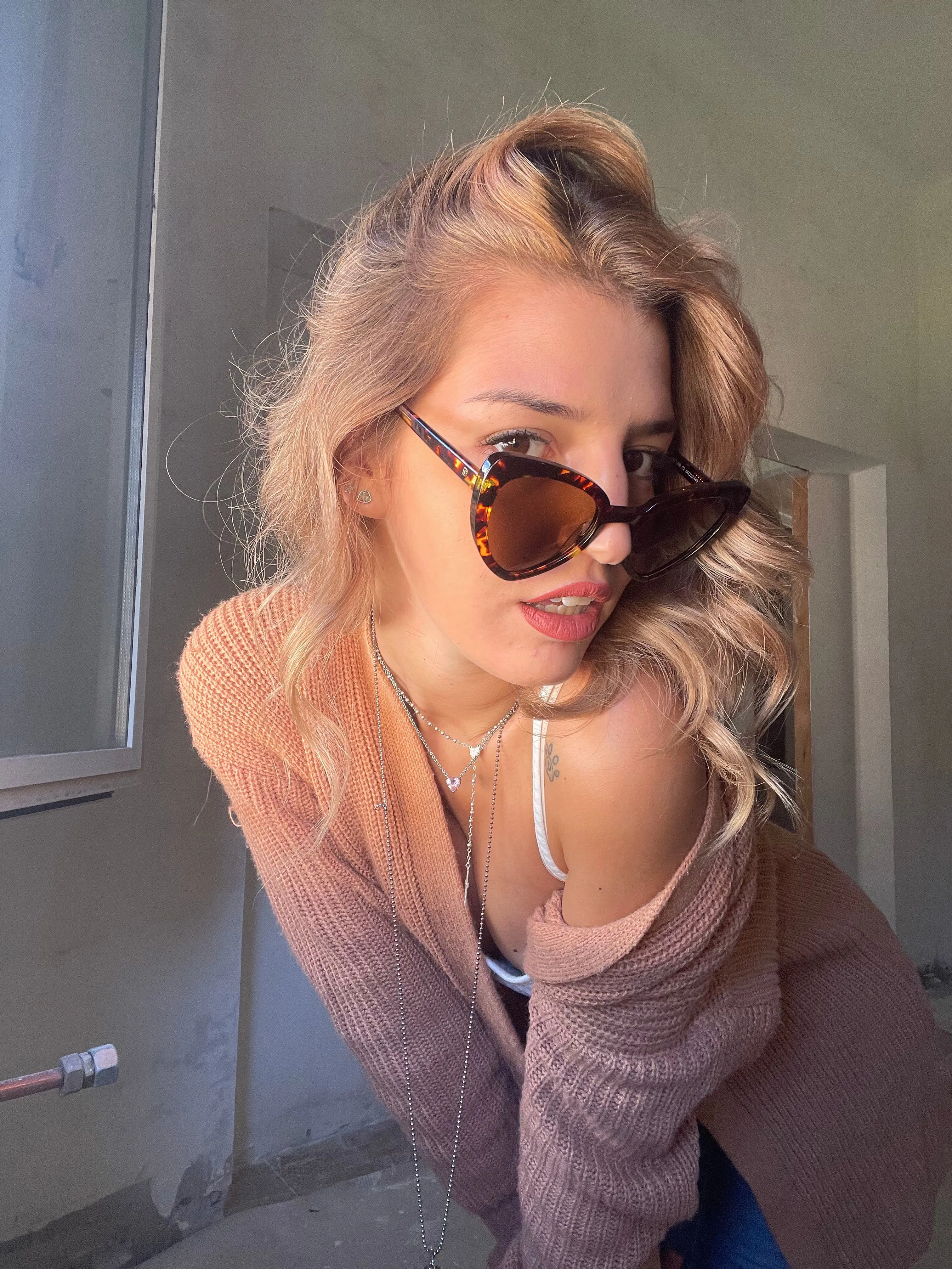 DUCO Trendy Heart Polarized Sunglasses for Women Narrow Cat Eye Vintage Shades DC1206