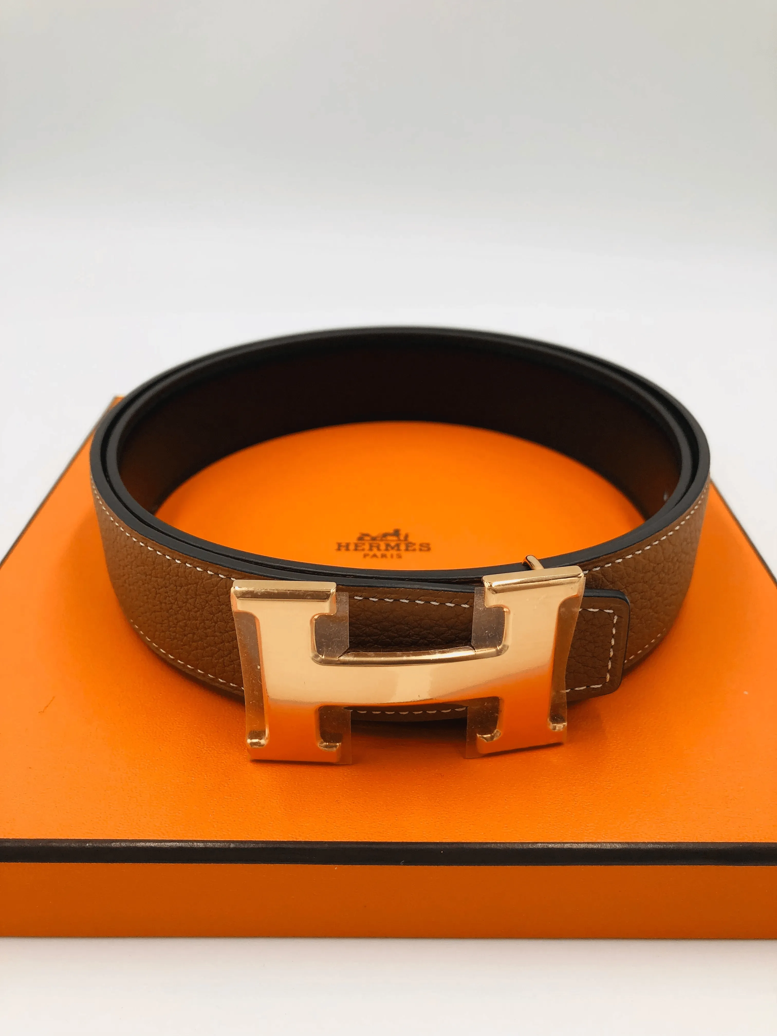 HERMÈS H ROSE GOLD BELT BUCKLE WITH LEATHER REVERSIBLE STRAP Gold & Black