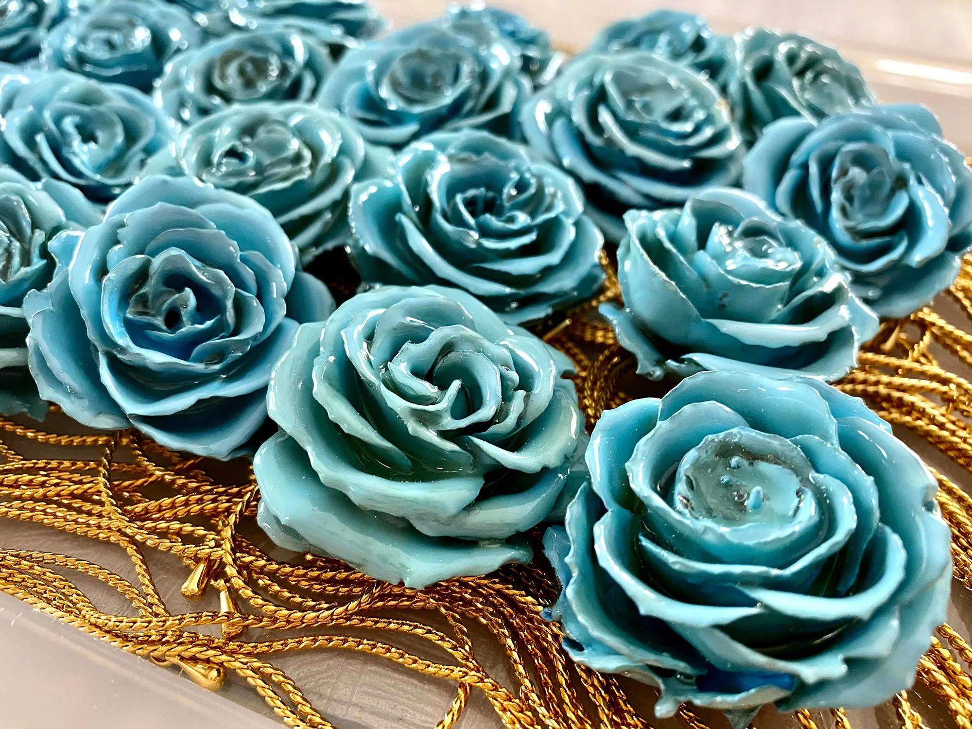 Mini Rose Mini 1.5-2.25 inch Pendant Necklace 18 inch Gold Plated 24K (Baby Blue)