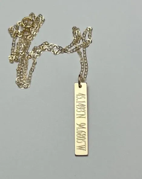 Personalized Bar Necklace - Vertical