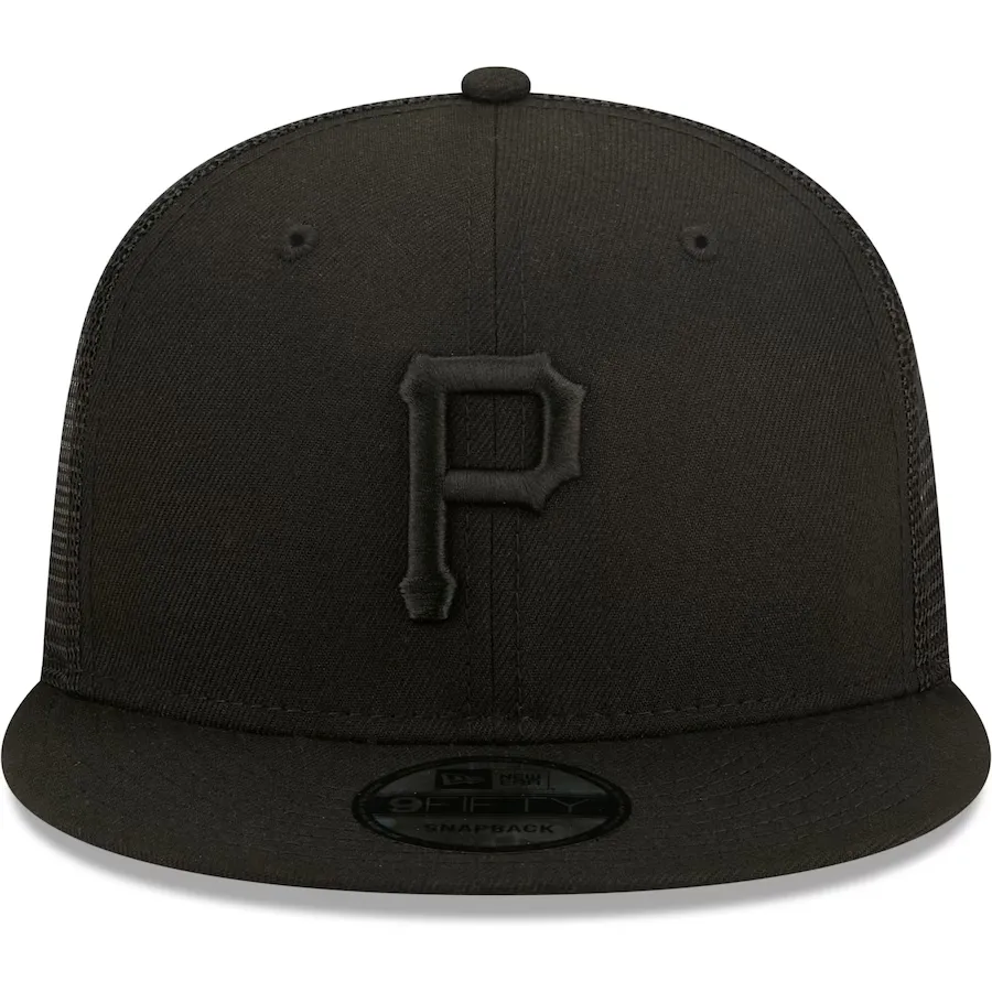 PITTSBURGH PIRATES CLASSIC BLACKOUT TRUCKER 9FIFTY SNAPBACK