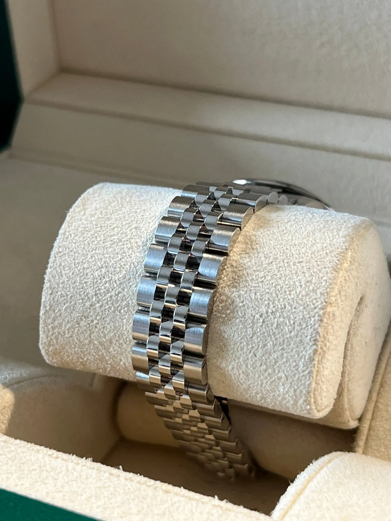 Rolex - Unworn Datejust 28mm Mother of Pearl (MOP) Diamond Dial Jubilee Bracelet Diamond Bezel 279384RBR