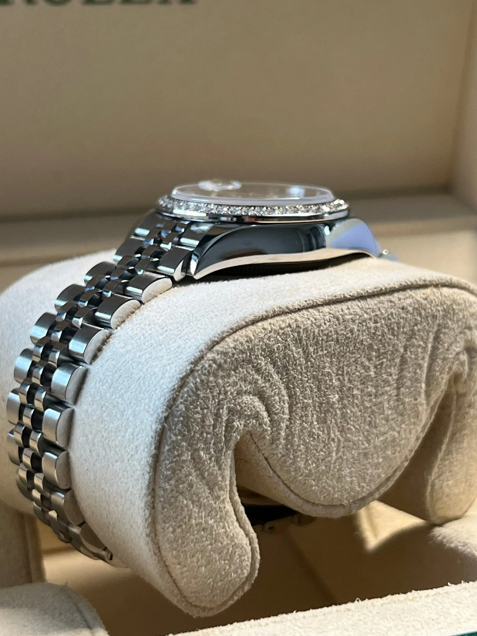 Rolex - Unworn Datejust 28mm Mother of Pearl (MOP) Diamond Dial Jubilee Bracelet Diamond Bezel 279384RBR