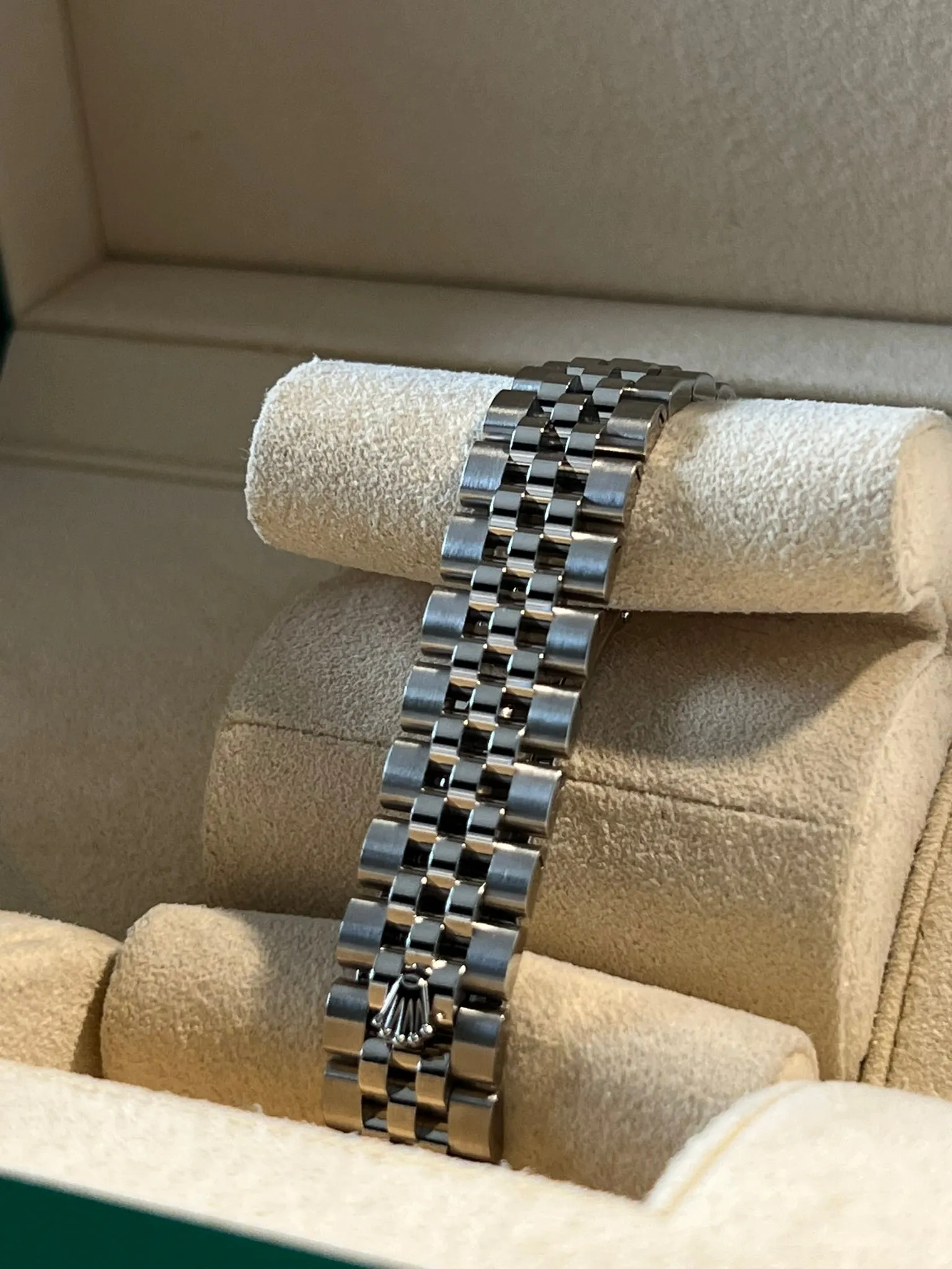 Rolex - Unworn Datejust 28mm Mother of Pearl (MOP) Diamond Dial Jubilee Bracelet Diamond Bezel 279384RBR