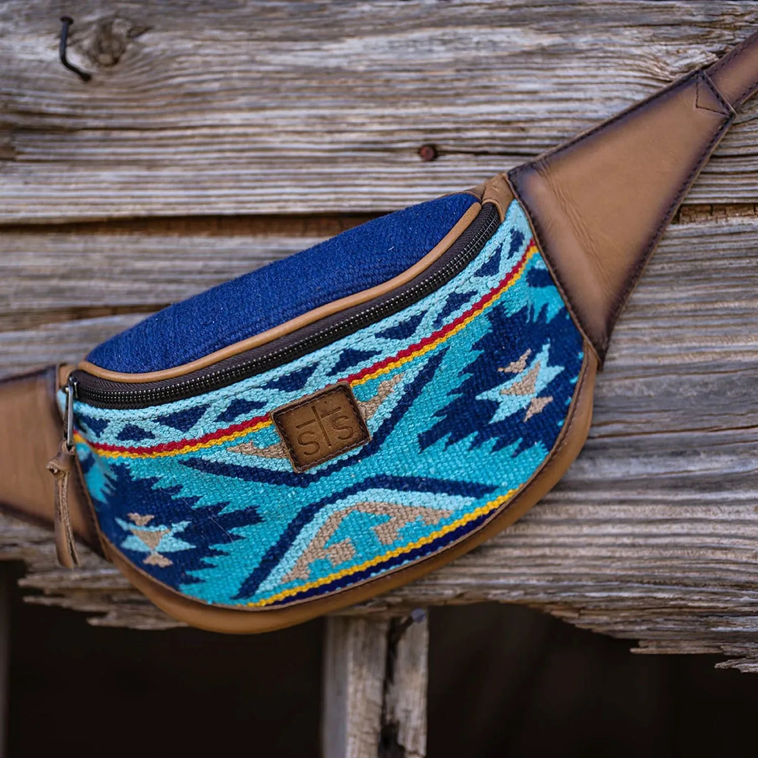 STS Mojave Sky Ladies Western Belt Bag Fanny Pack