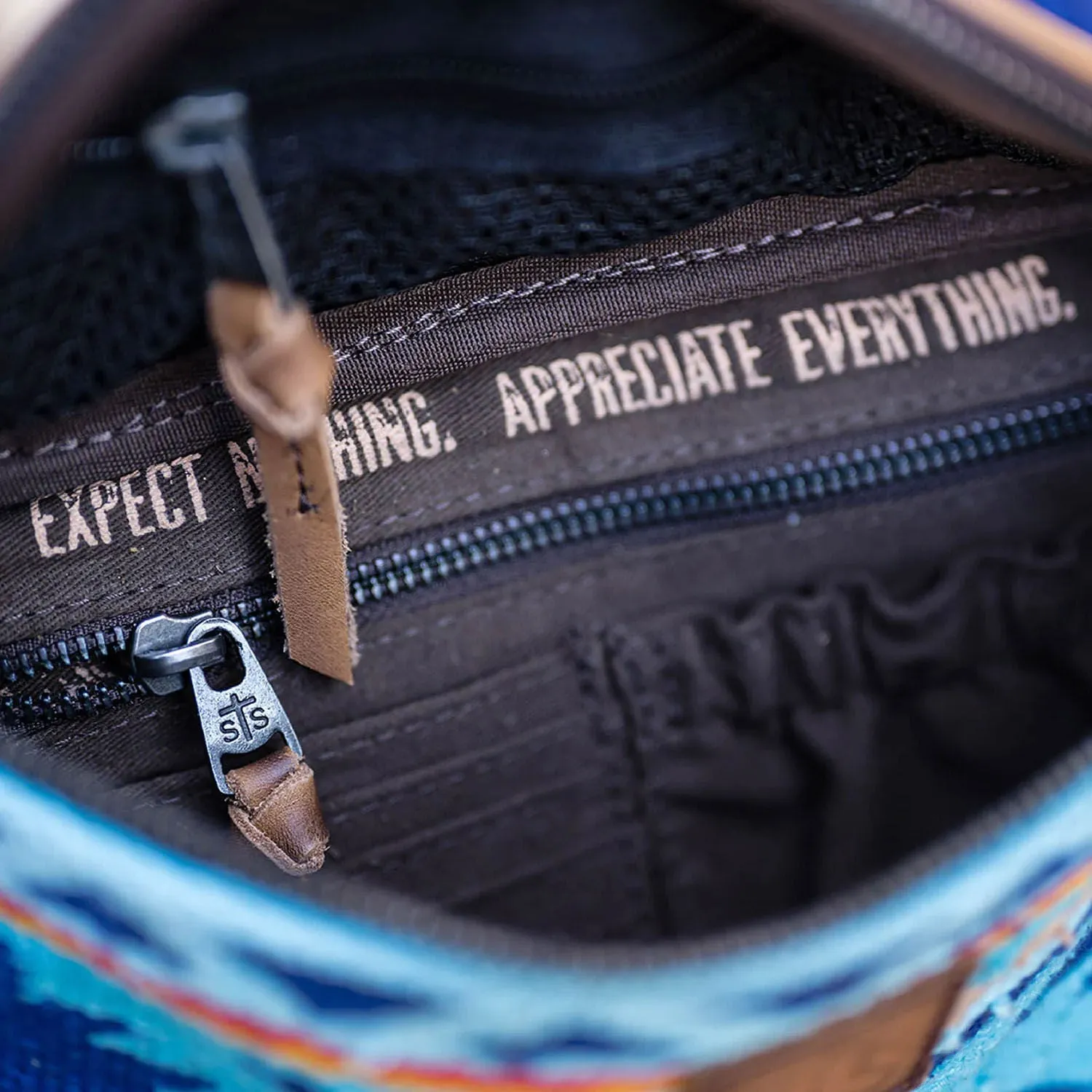 STS Mojave Sky Ladies Western Belt Bag Fanny Pack