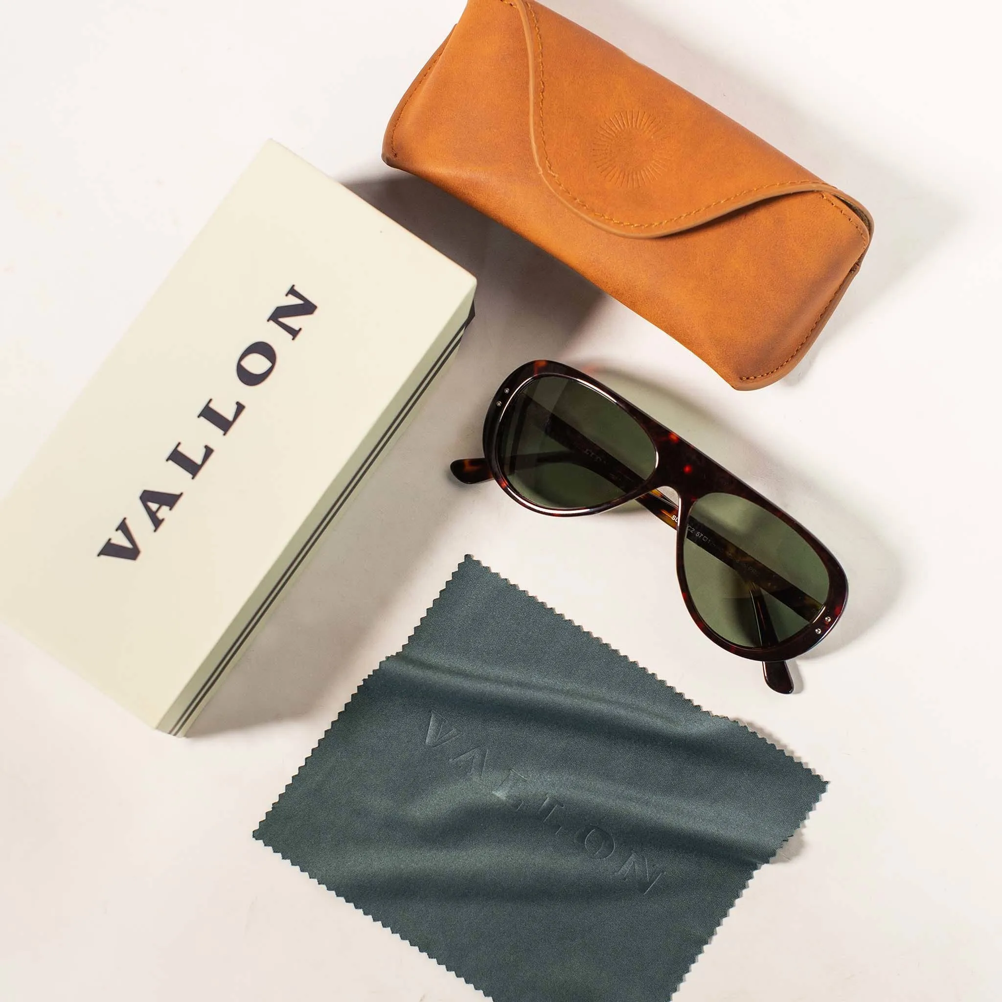 The Surf Aviator in Dark Tortoise